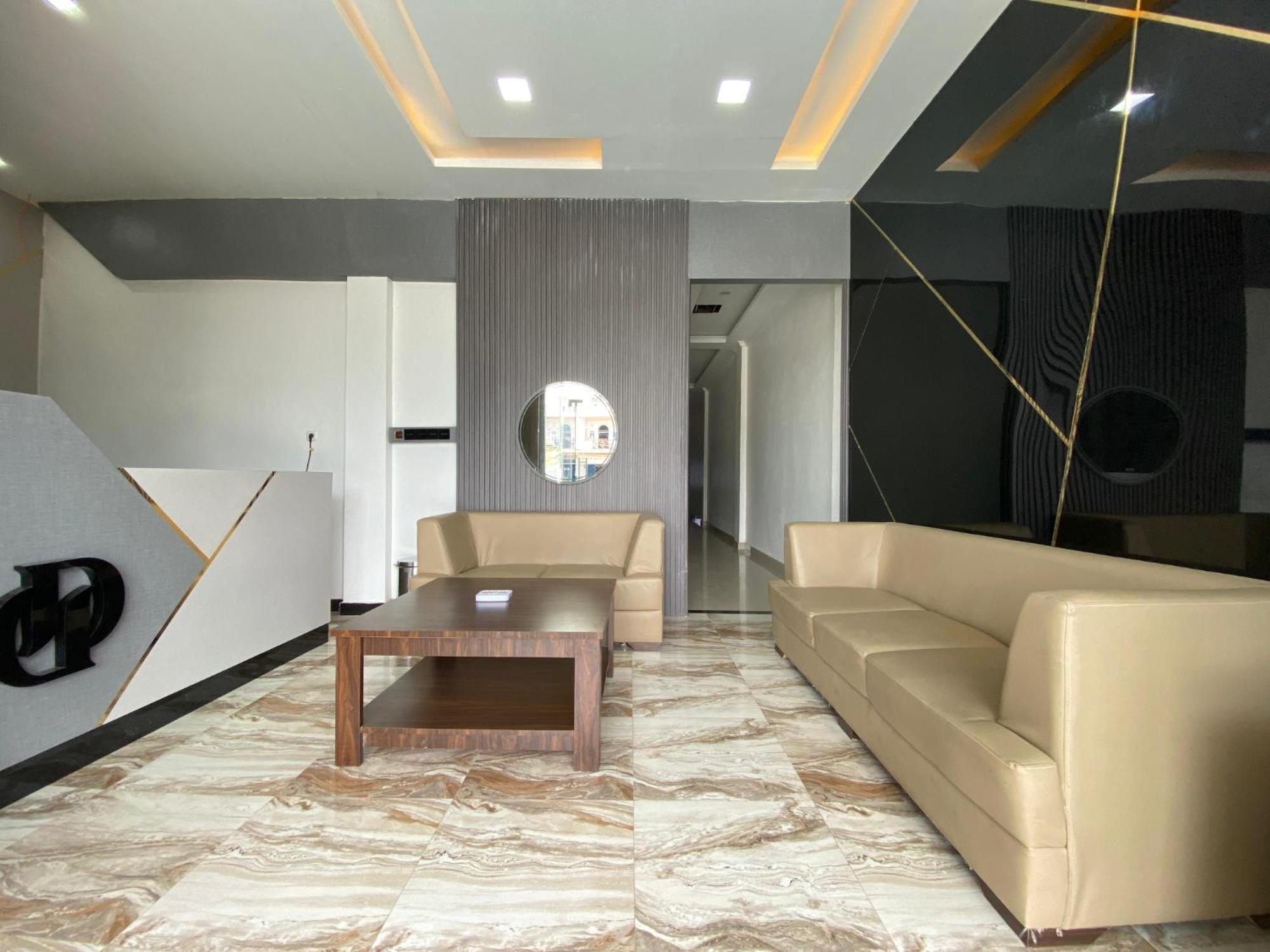 Double D Guesthouse Syariah بوغيتّينغي المظهر الخارجي الصورة
